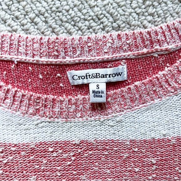 Croft & Barrow Sweater Size Small Coral Pink and White in color EUC - Picture 2 of 3